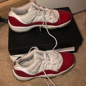 Jordan 11 cherry low